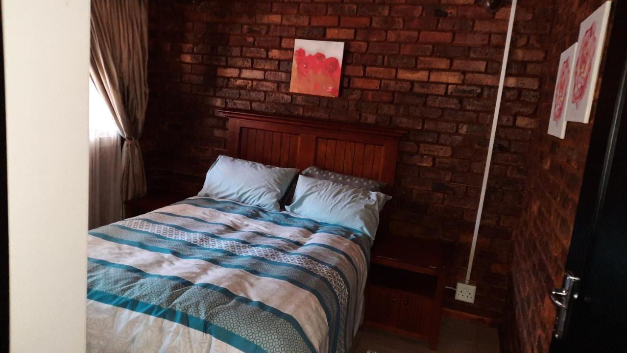 Legaeng Cottage - Serenity Pretoria-Noord 外观 照片