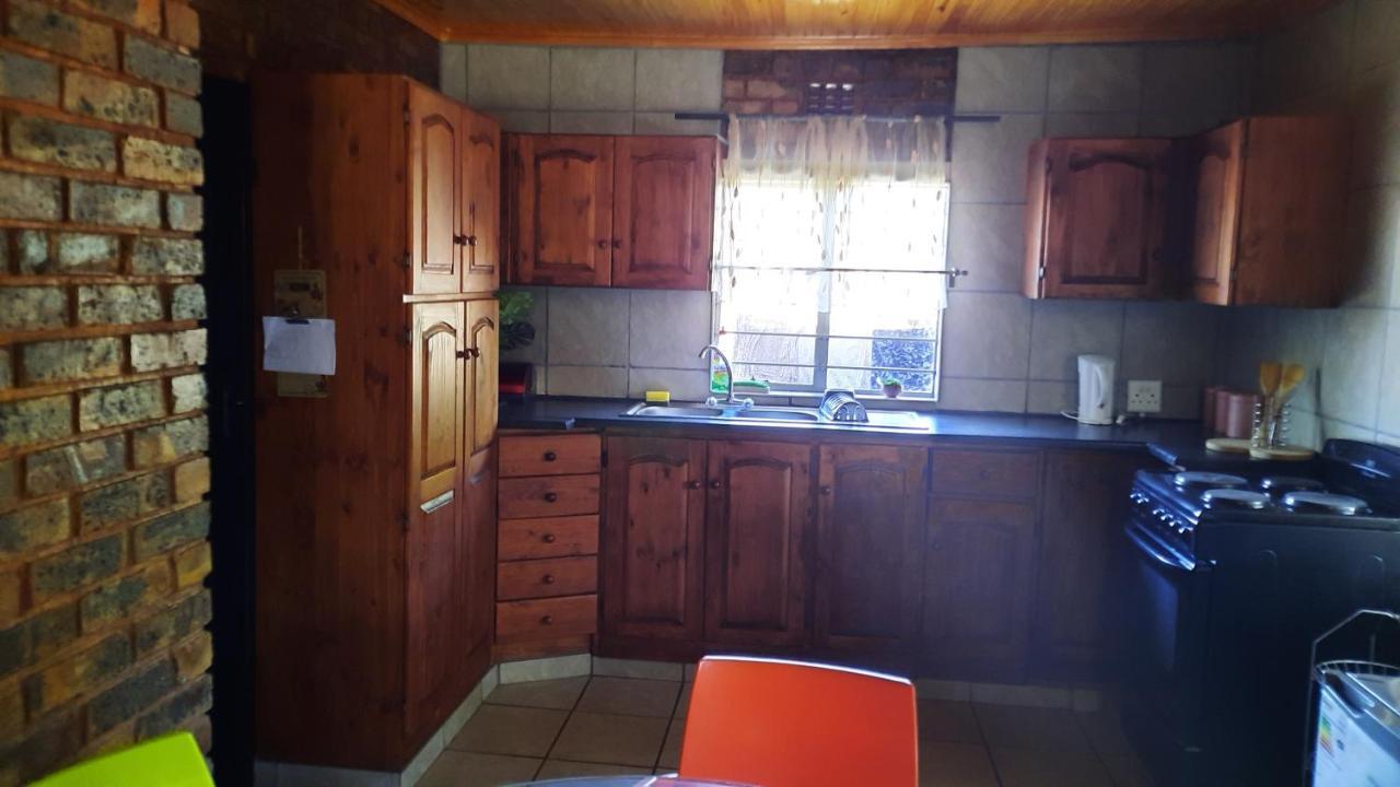 Legaeng Cottage - Serenity Pretoria-Noord 外观 照片