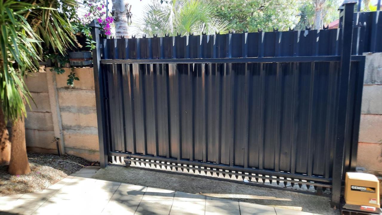 Legaeng Cottage - Serenity Pretoria-Noord 外观 照片
